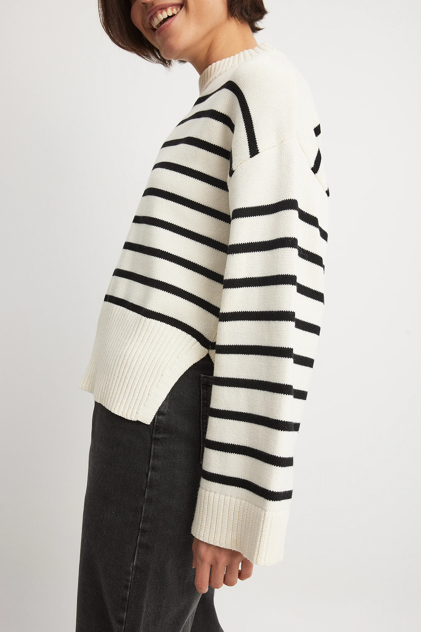 Gestreifter Oversize-Strickpullover