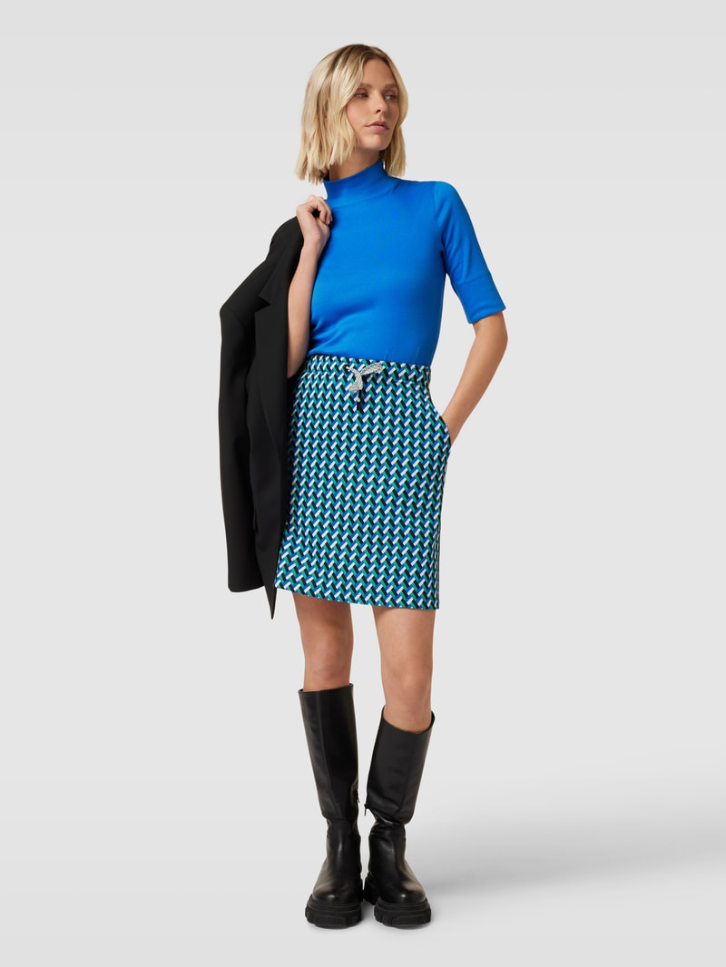 T-Shirt mit Stehkragen in royalblau