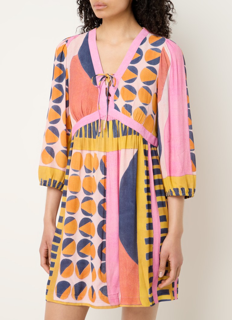 Vestido túnica corto Myriem de ba&sh con estampado gráfico.