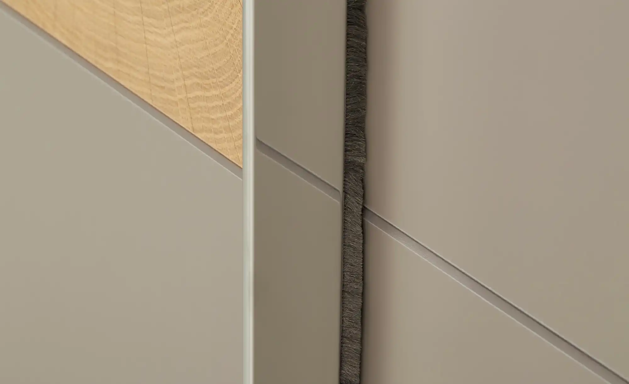 Schwebetürenschrank