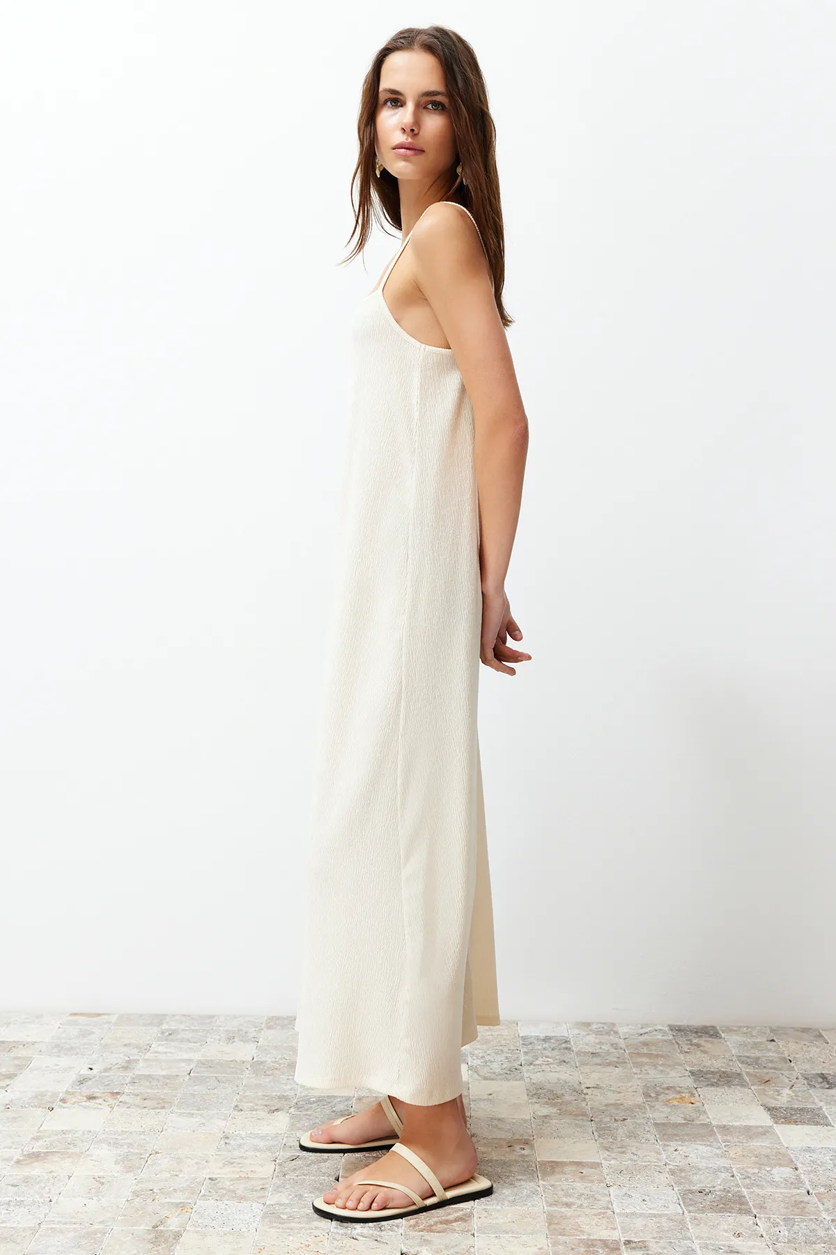 Trendyol Collection  Steinfarbener, flacher Riemen, Shift/Flat Maxi TWOSS24EL00288