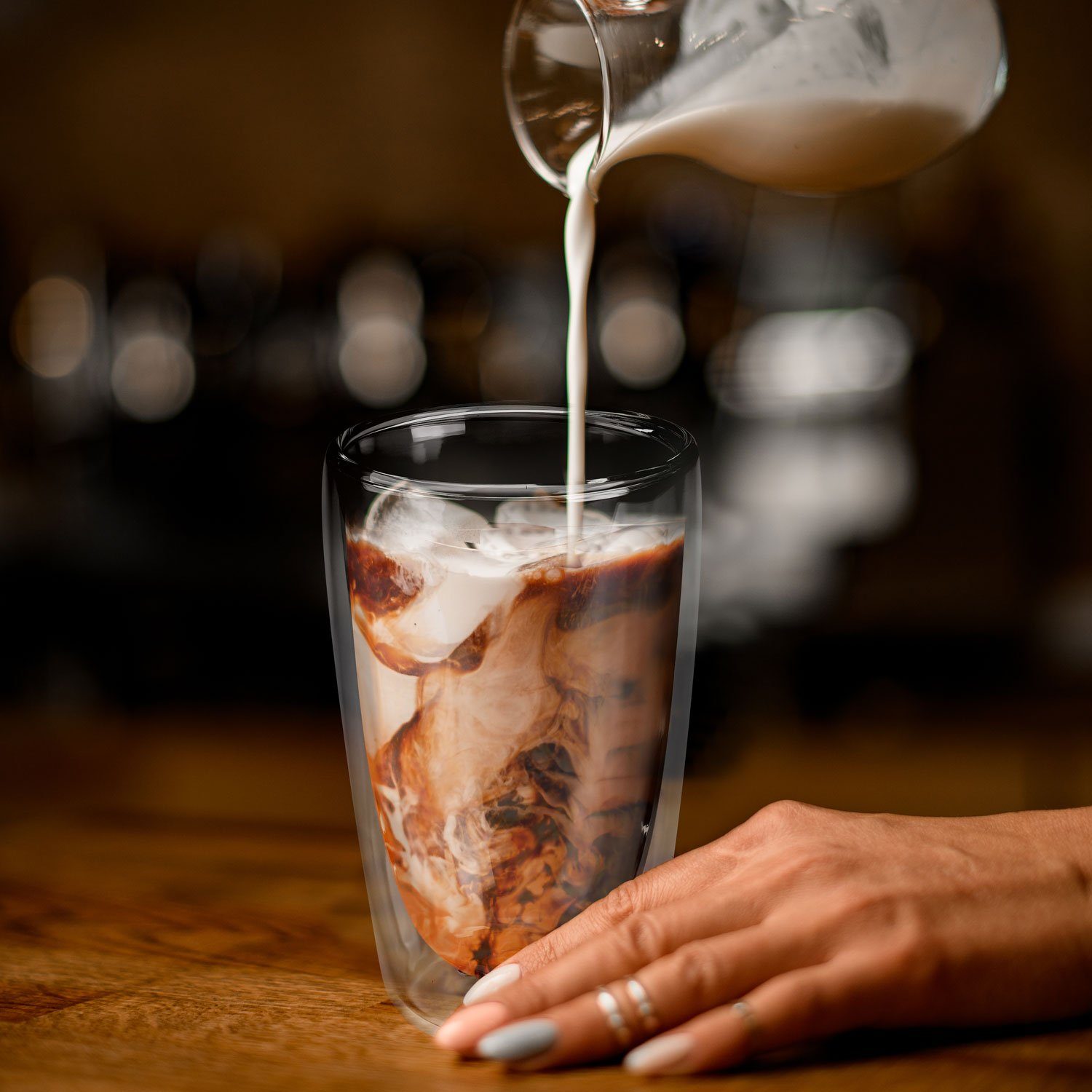 Dimono Latte-Macchiato-Tasse Doppelwandiges Trinkglas 450ml, Borosilikat-Glas, Wasser- Longdrink- & Cocktailgläser