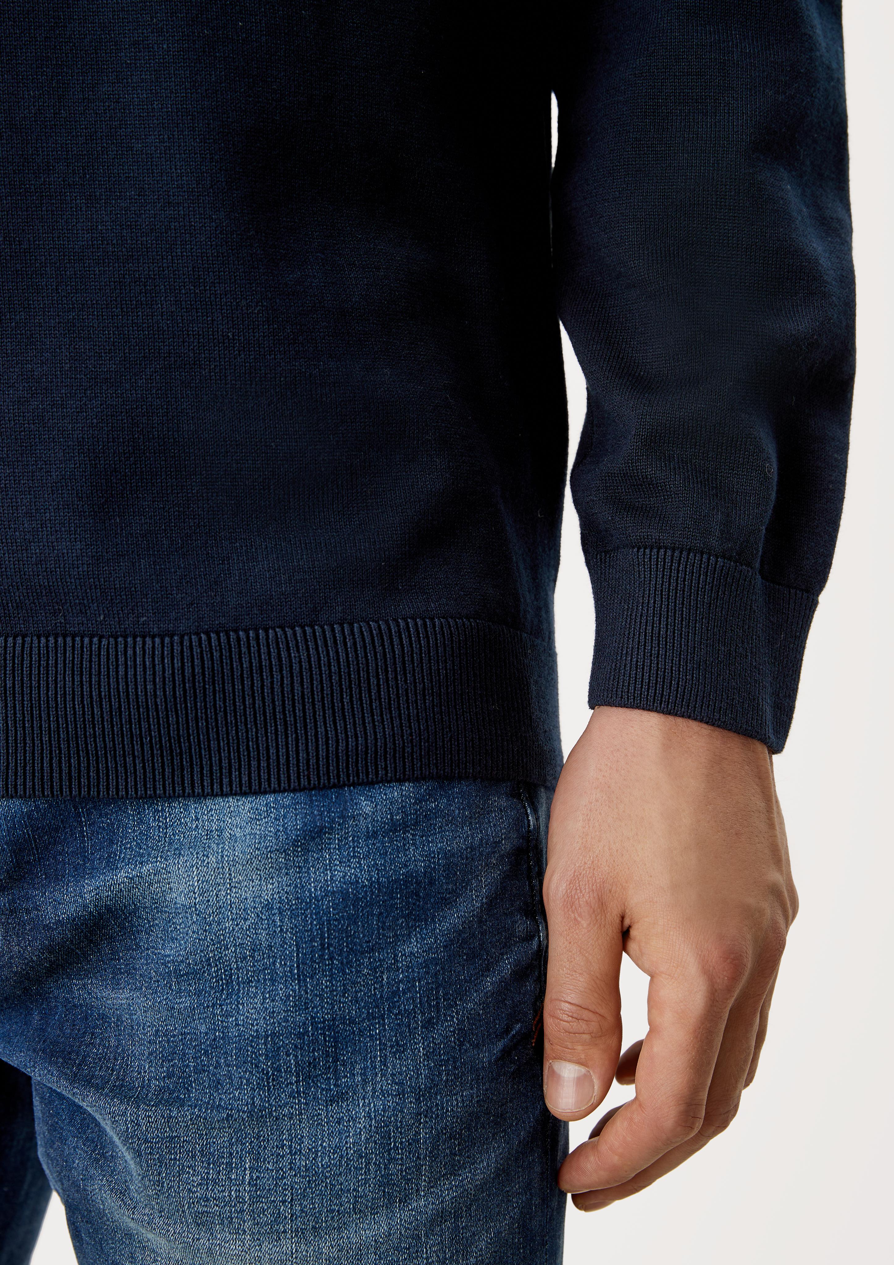 Feinstrickpulli mit V-Ausschnitt  03.899.61.7623-5978