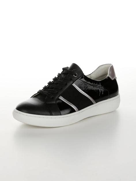 Schnürschuh mit Schaftrandpolsterung