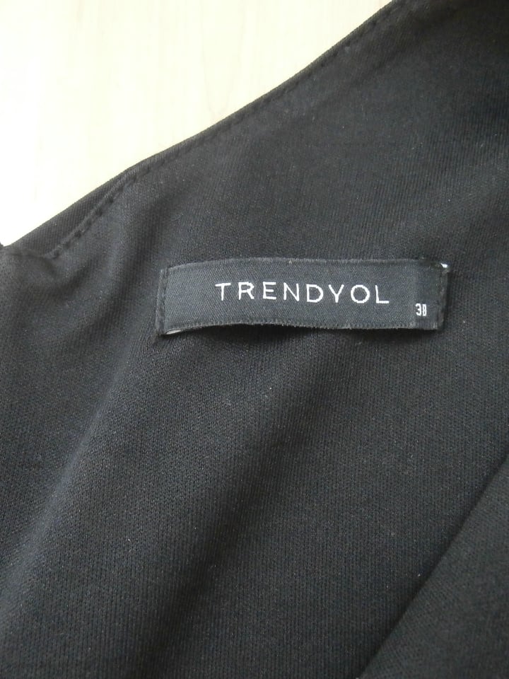 trendyol Kleid in Schwarz günstig kaufen 38