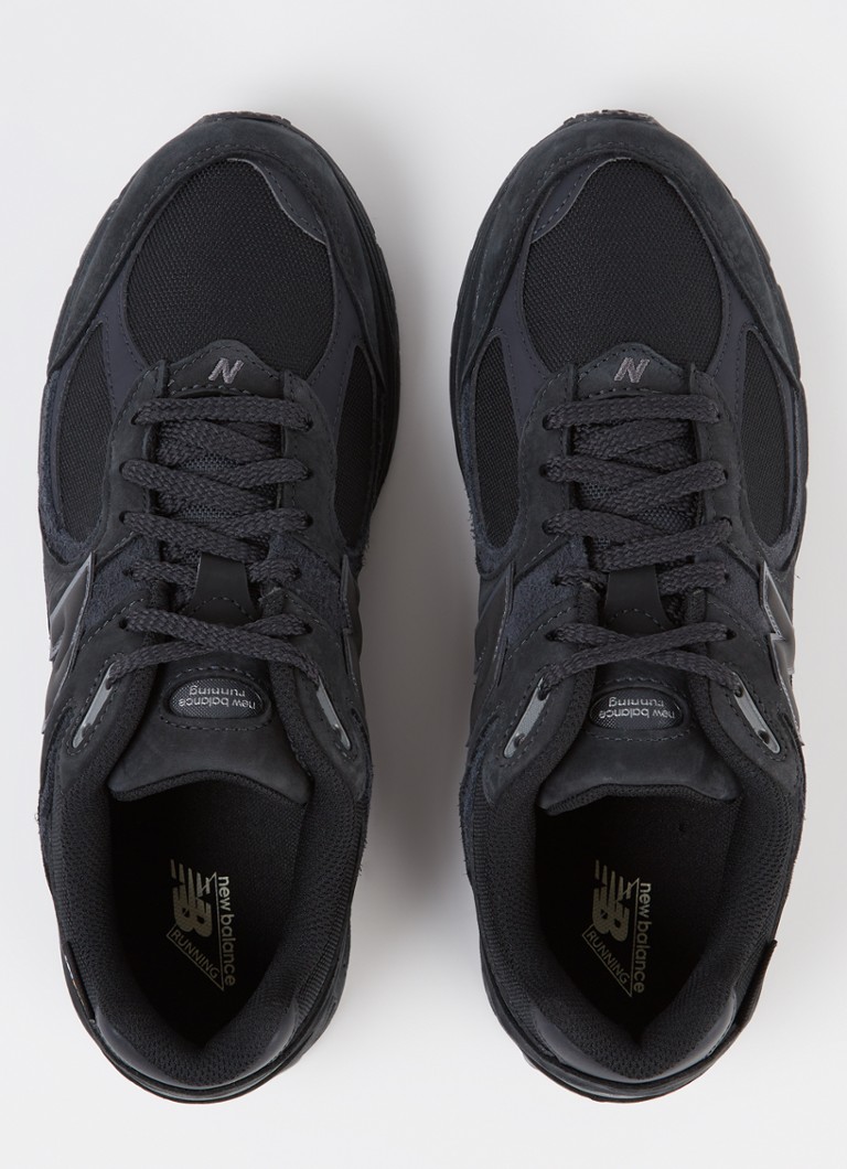 Zamszowe buty sportowe New Balance 2002R z detalami z siateczki