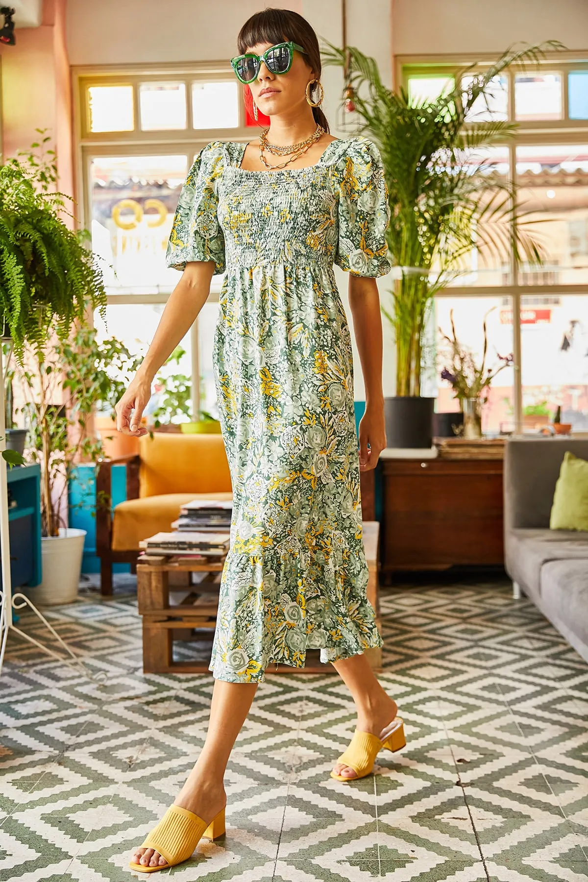 Olalook  Damen-Kleid aus gewebter Viskose in Grün-Gelb mit Gimped-Motiv ELB-19001483