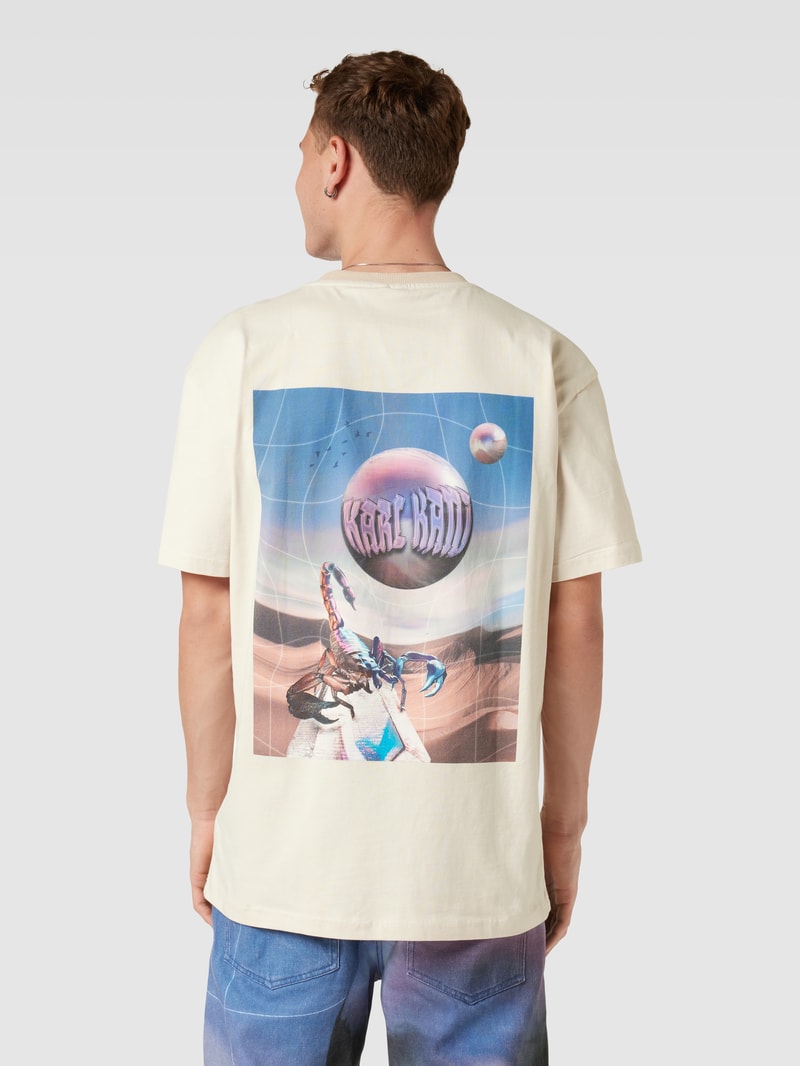 T-Shirt mit Label-Print in beige