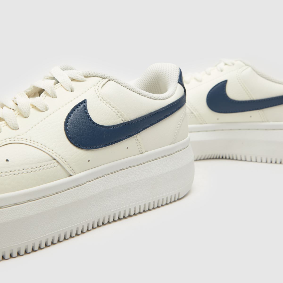 Nike Court Vision Alta – Vita och blå träningsskor