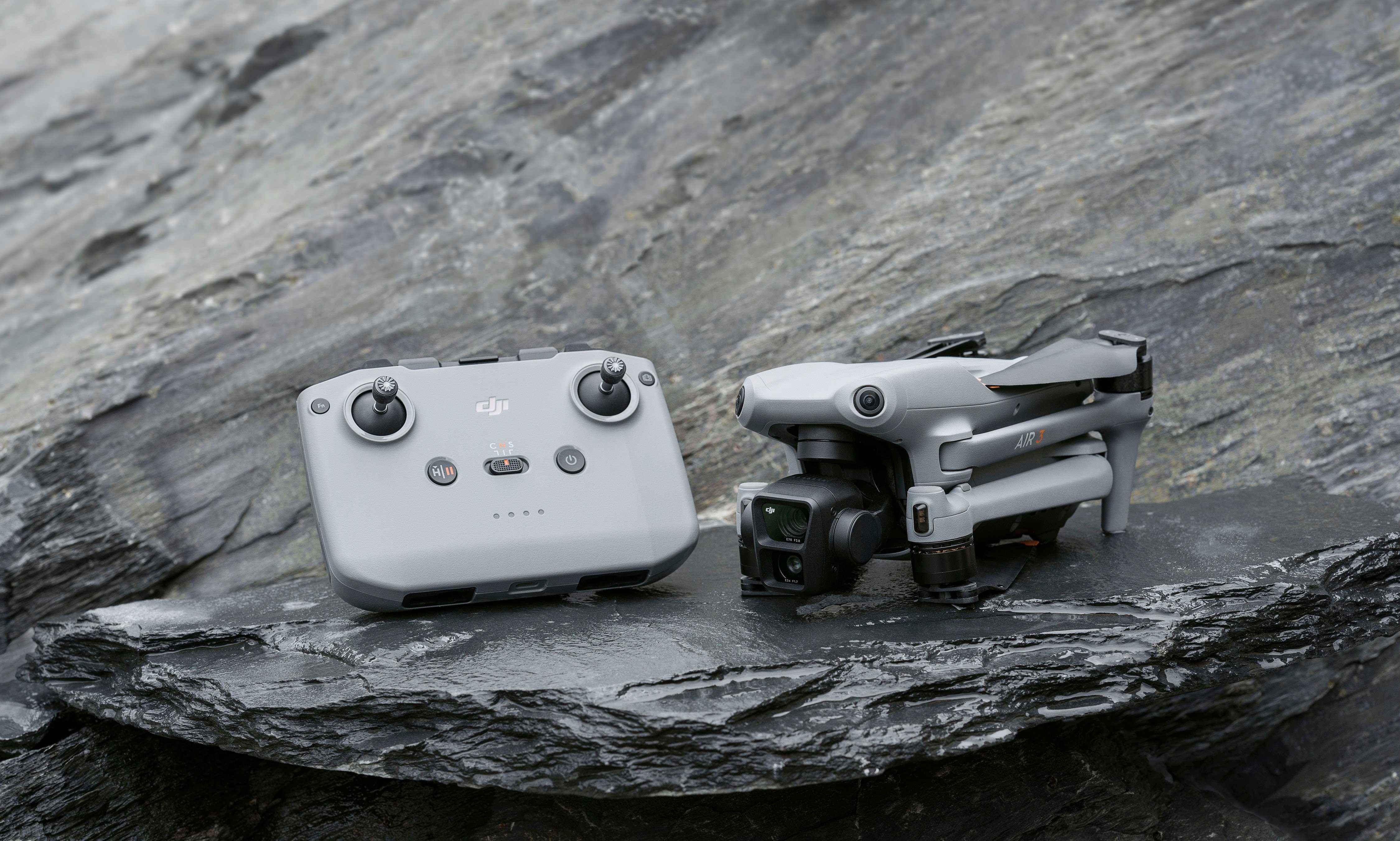 DJI Air 3 Fly More Combo (DJI RC-N2) Drohne (4K Ultra HD)