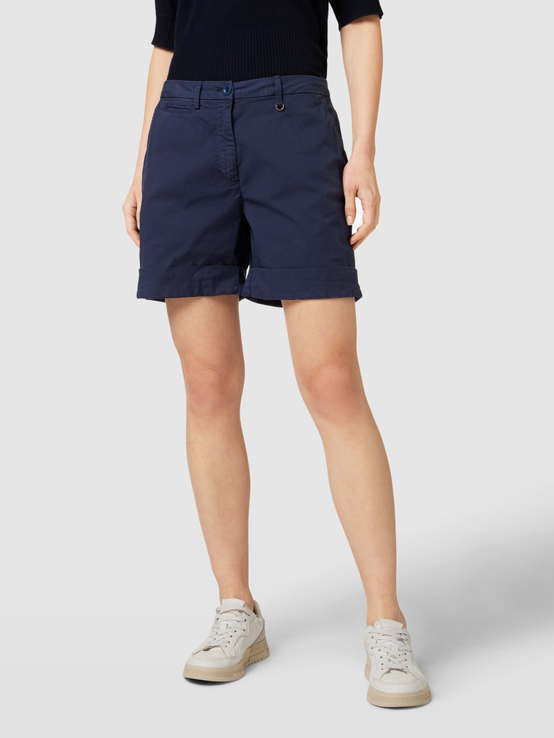 Straight Fit Bermuda mit Anhänger in metallic Modell 'JACQUELINE' in marineblau