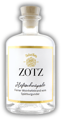 Badischer Hefeschnäpsle Feiner Weinhefebrand vom Spätburgunder Julius Zotz Badischer Hefeschnäpsle Feiner Weinhefebrand vom Spätburgunder Julius Zotz Feiner Weinhefebrand vom renommierten Weingut Julius Zotz. 0,5	 Liter - Vol 42%