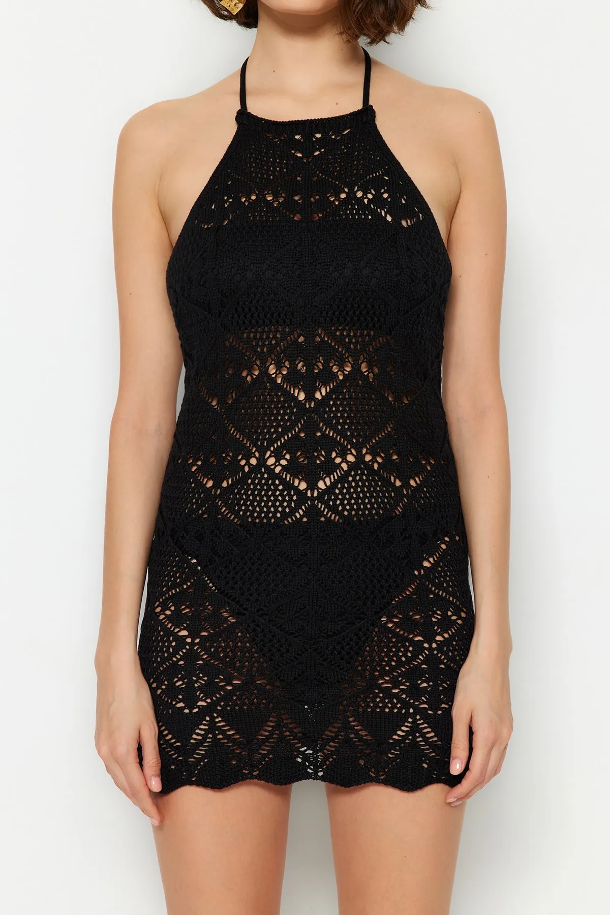 Trendyol Collection  Schwarzes, figurbetontes Mini-Strandkleid aus Strick TBESS23EL00240