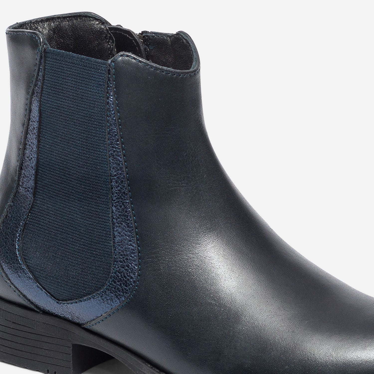 Chelsea boots marine en cuir avec découpe métallisée