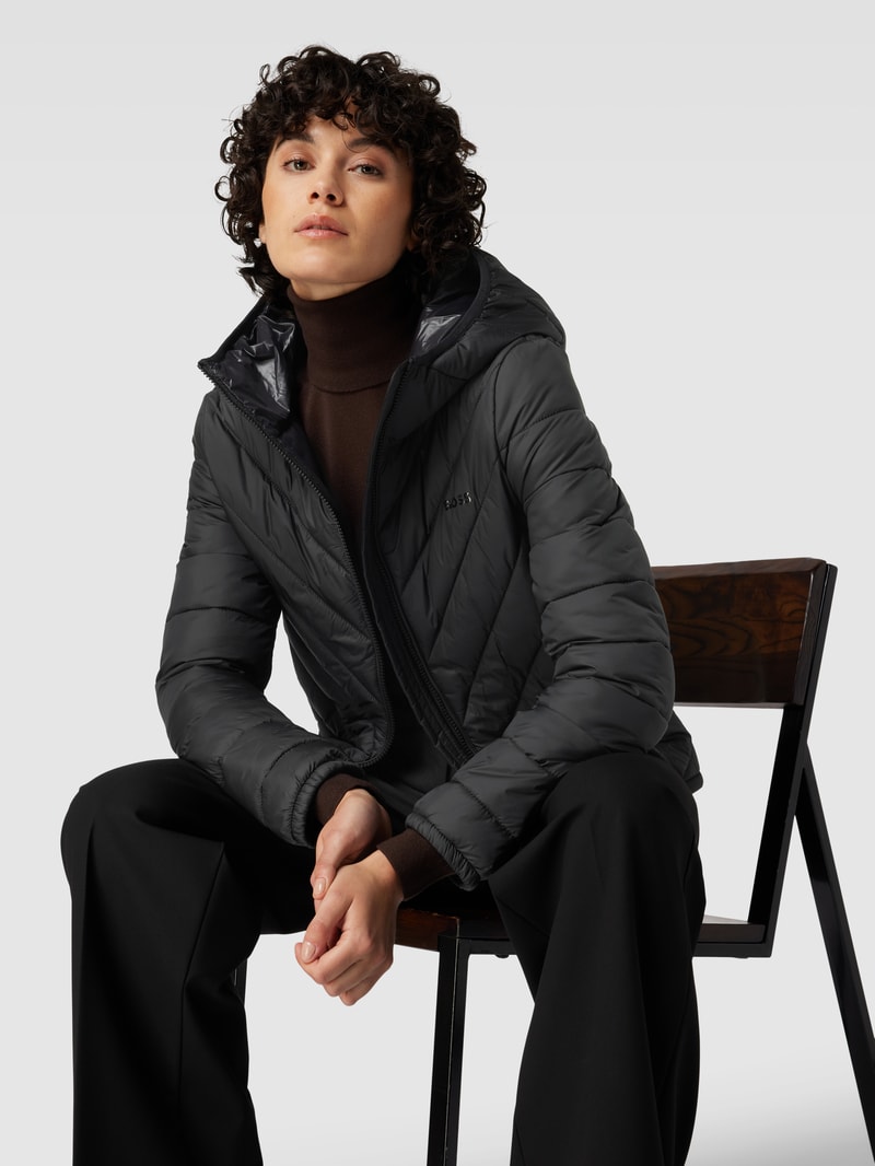 Steppjacke mit Kapuze Modell 'Palatto' in schwarz