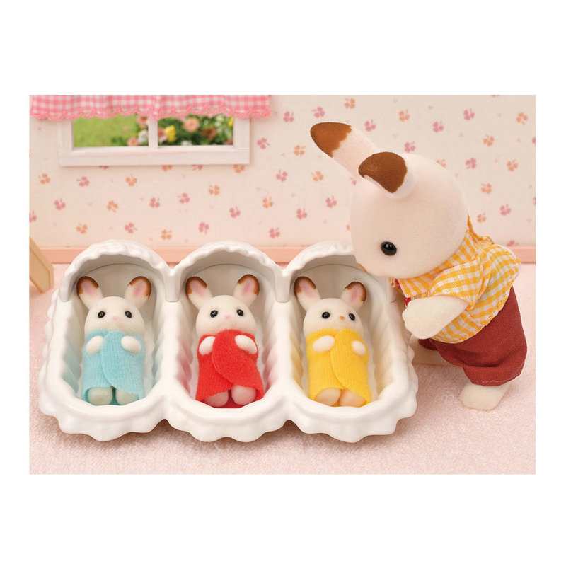 5532 Les triplés lapin chocolat et accessoires puériculture Sylvanian