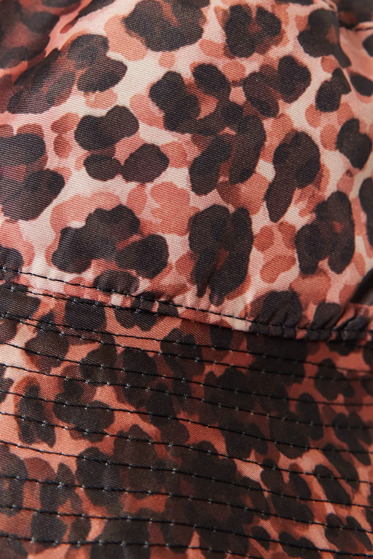Trendyol Collection  Gewebter Hut mit Tiermuster TBESS23SP00001
