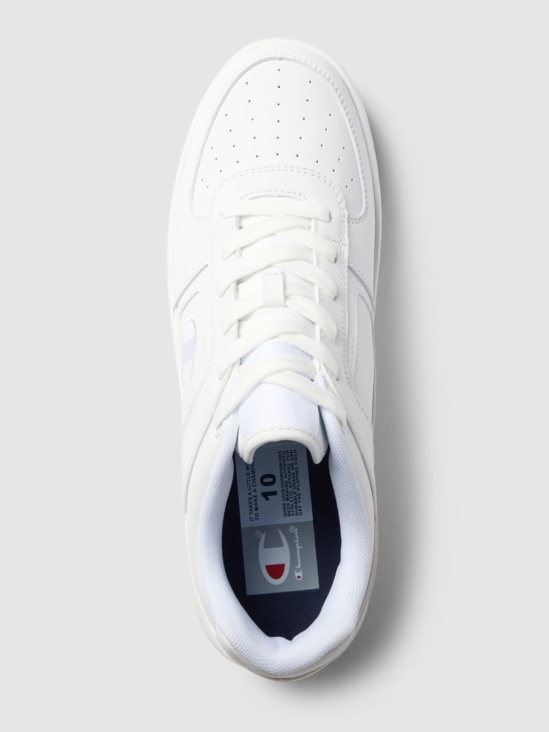 Sneaker mit Label-Detail in weiß