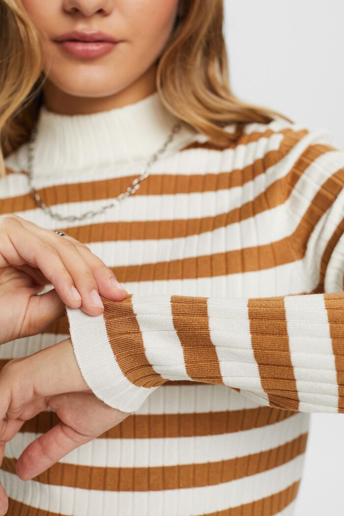 Gestreifter Rippstrickpullover