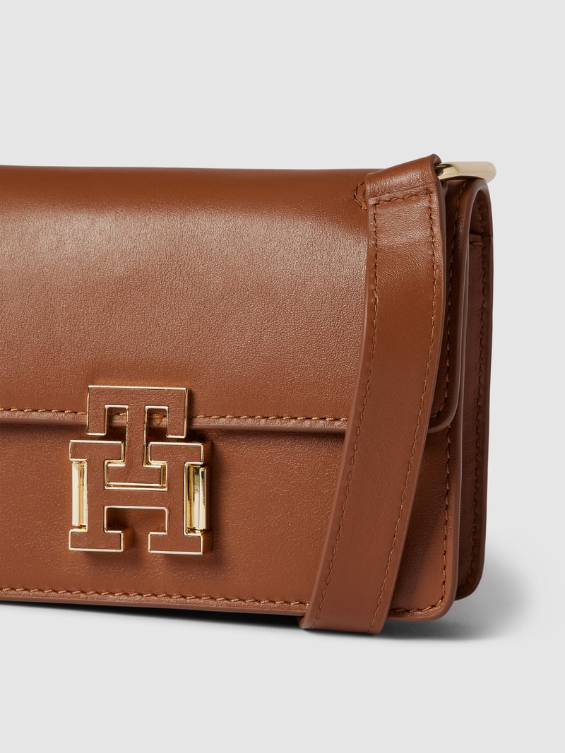 Umhängetasche aus Nappaleder mit Label-Details in cognac