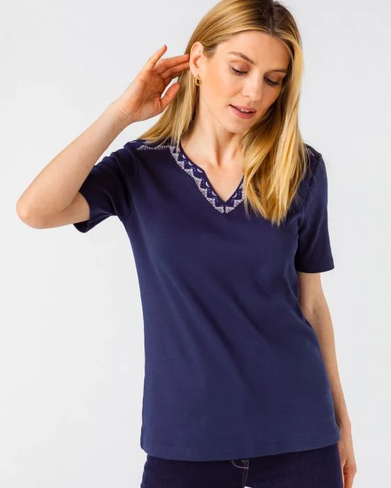 Tee-shirt encolure brodée