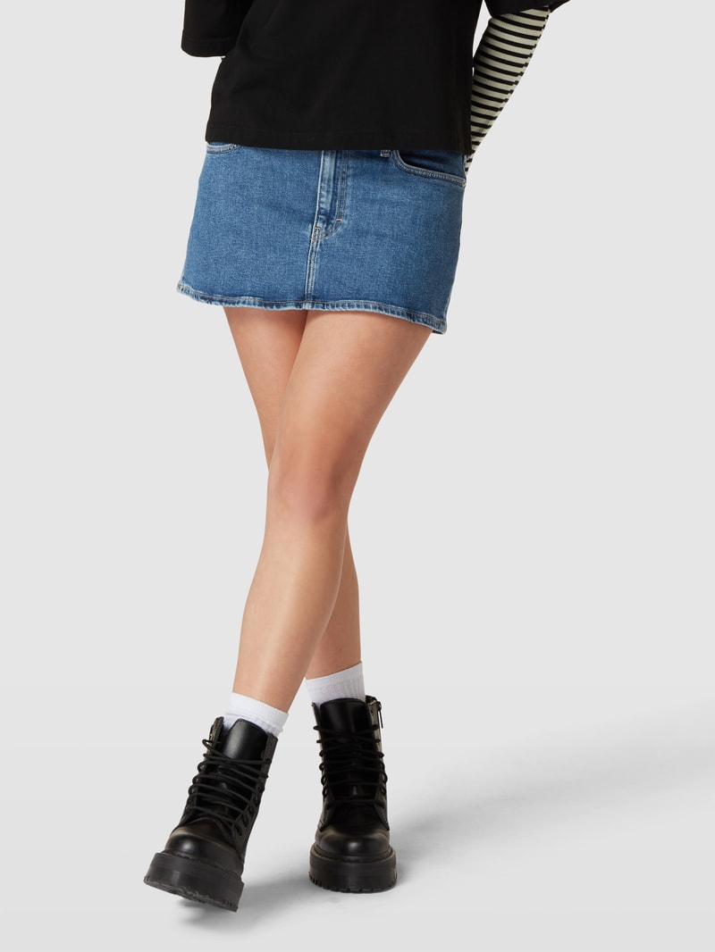 Minirock mit Label-Patch Modell 'MICRO' in jeans