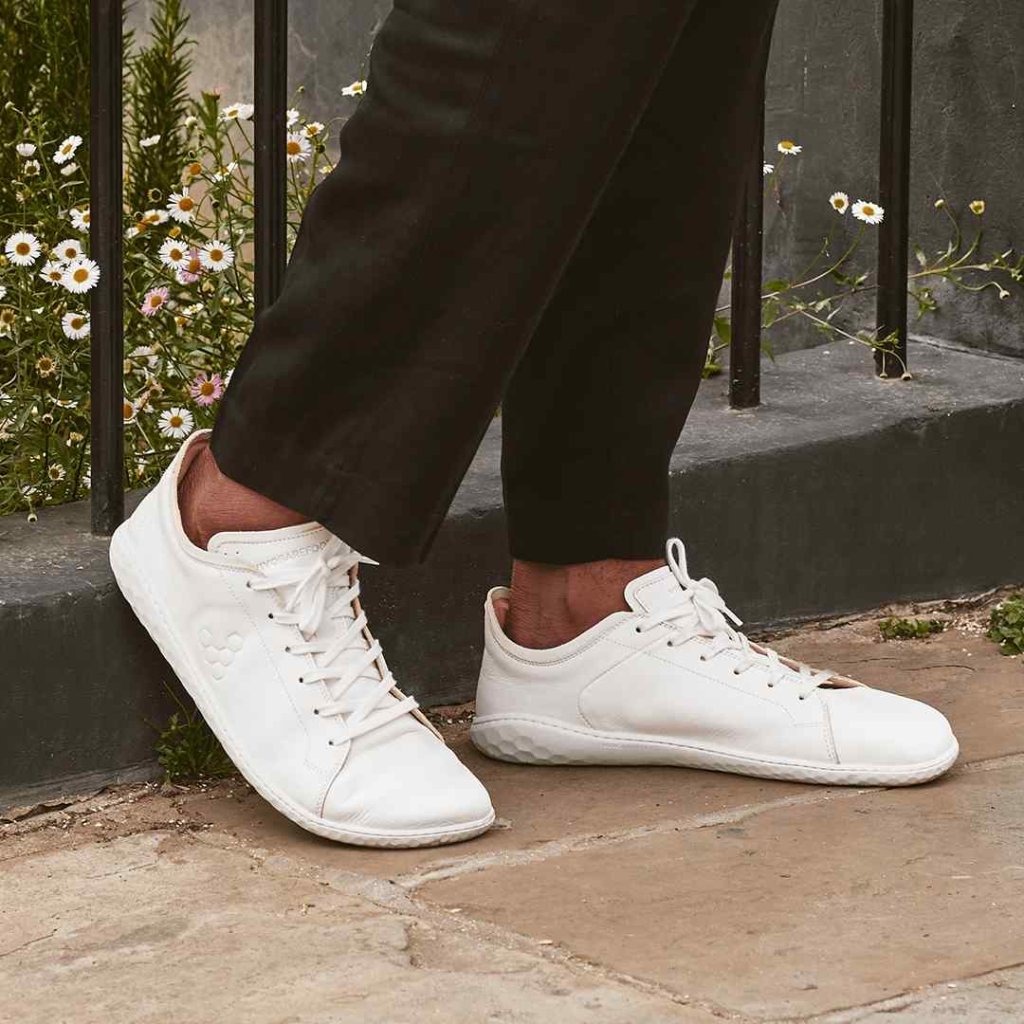 Vivobarefoot GEO COURT III W bright white Barfußhalbschuhe
