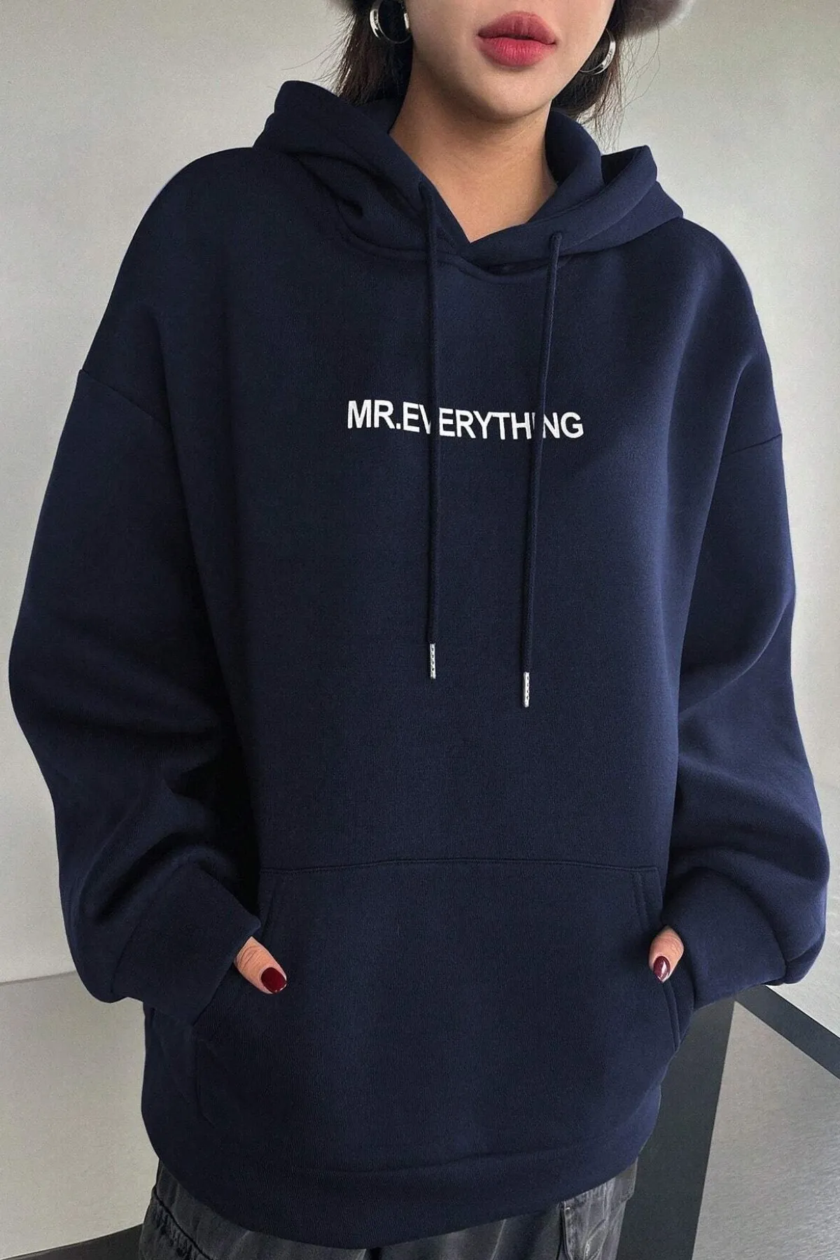 MODAGEN  Übergroßes, bedrucktes Unisex-Sweatshirt mit Kapuze in Marineblau auf der Rückseite