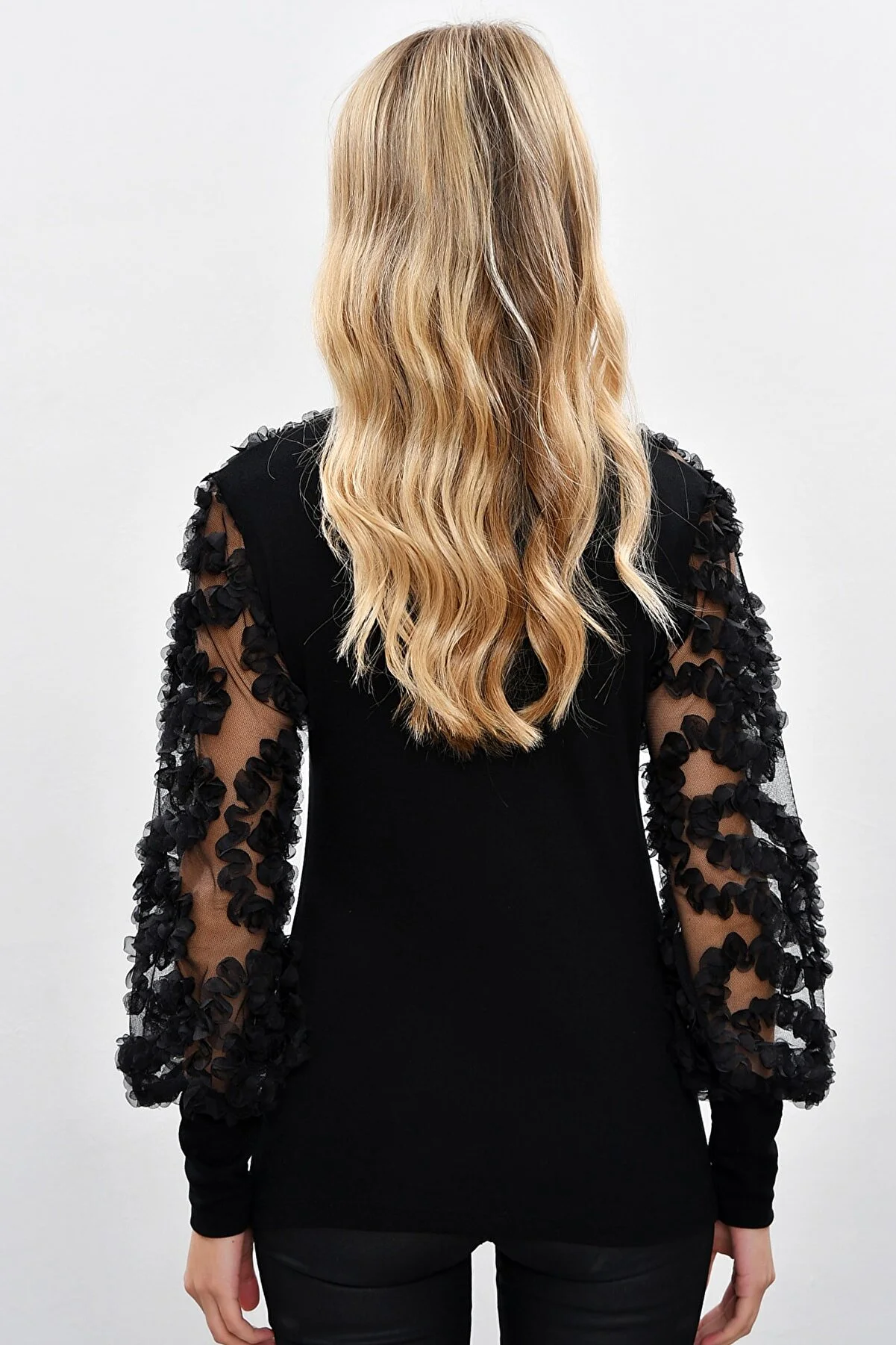 Cool & Sexy  Damen-Bluse mit schwarzen Ärmeln, Tüll und Rüschen, BK894