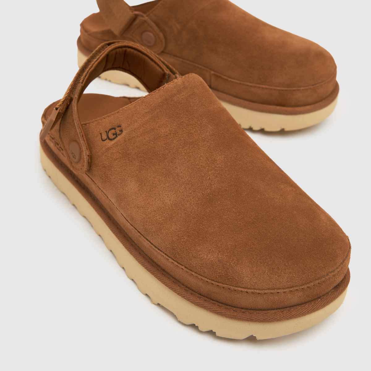 UGG Goldenstar klumpa szandál gesztenyebarna