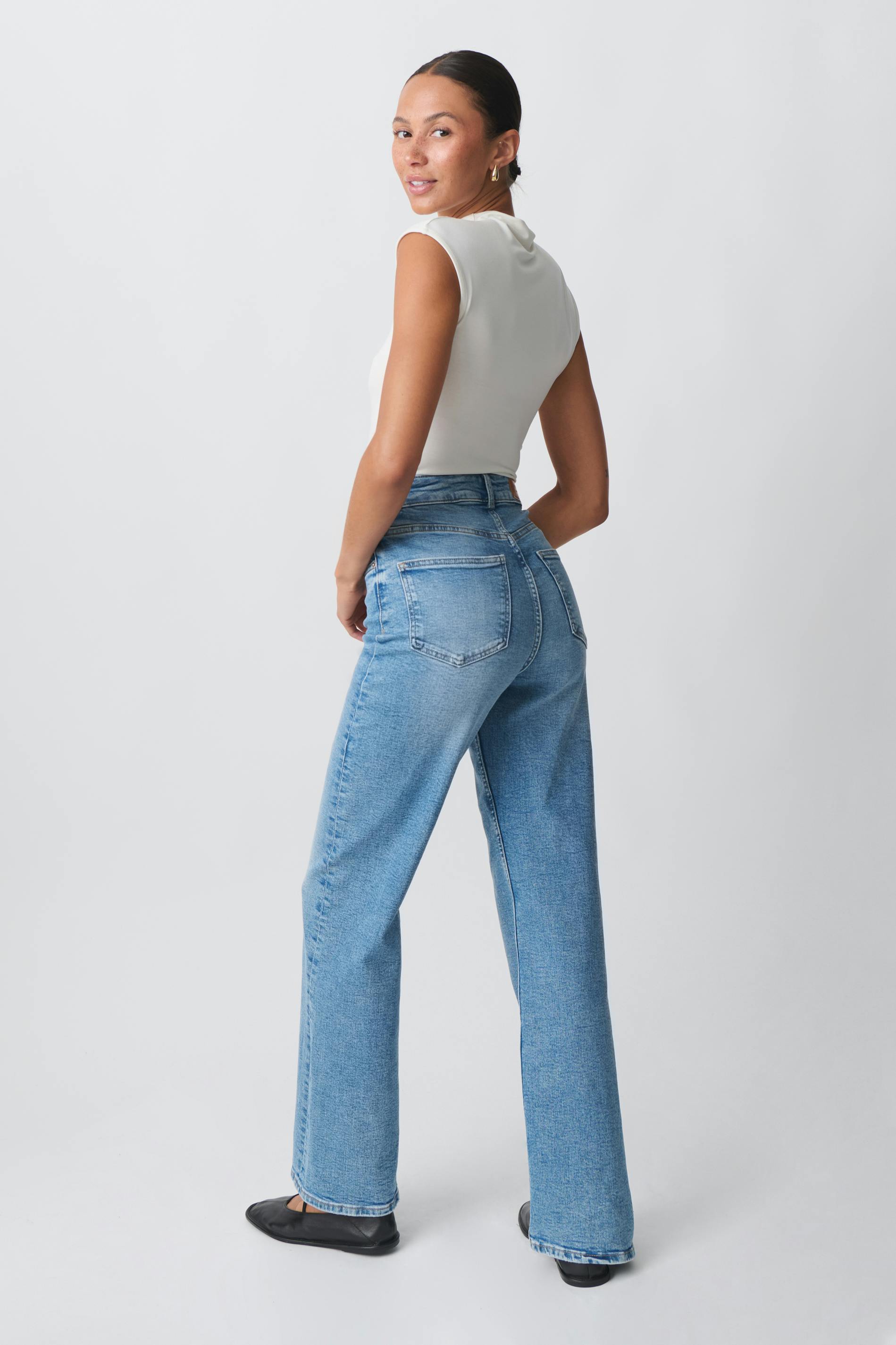 Comfy wide jeans