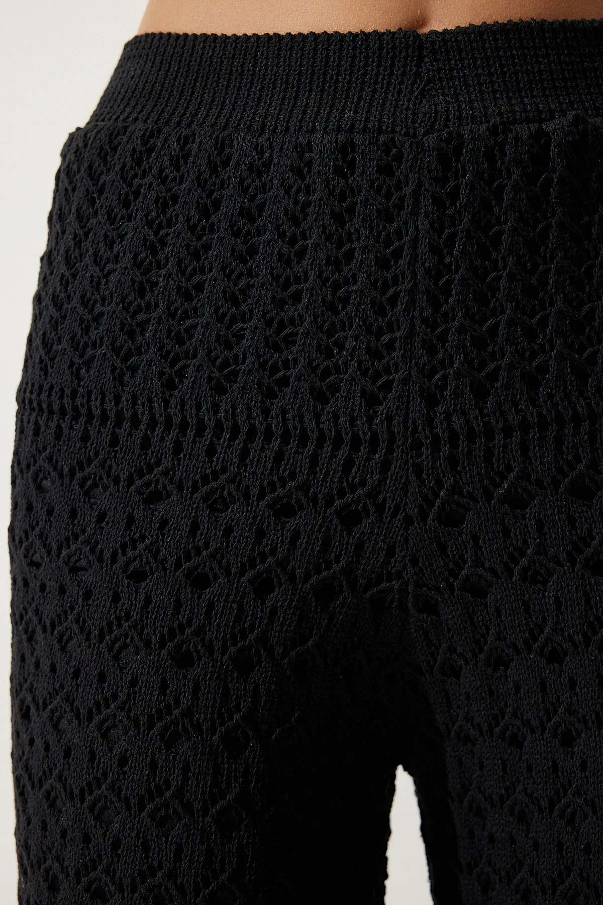 Happiness İstanbul  Schwarze, geschwungene Strickhose für Damen YU00016