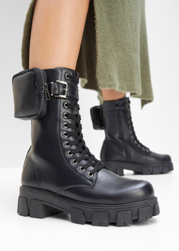 Schnürstiefel