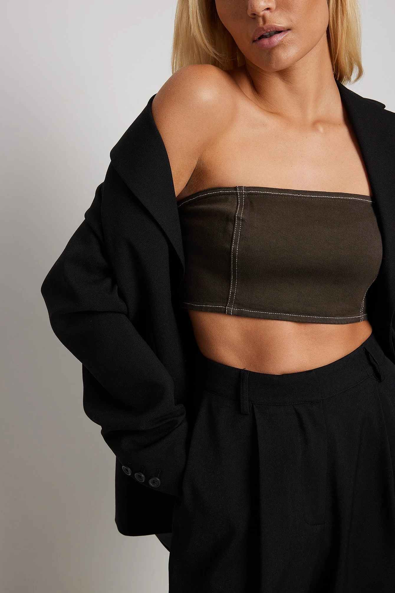 Crop-Top mit Kontrastnaht