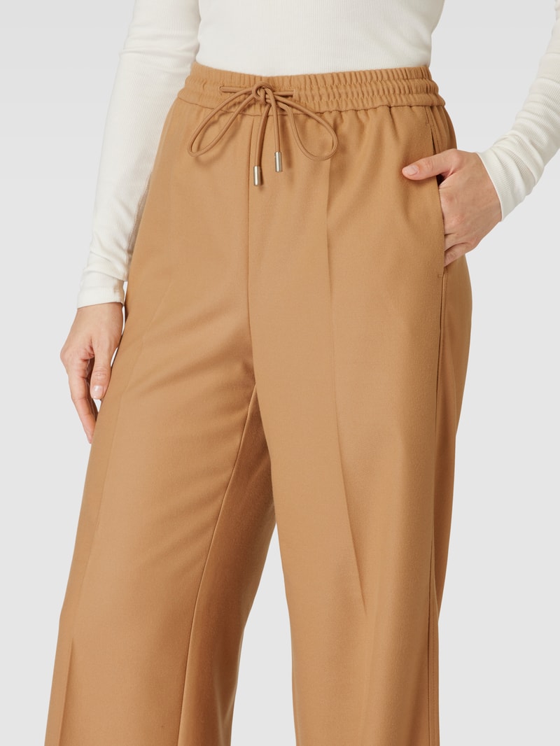 Marlenehose mit Bügelfalten Modell 'Tavite' in camel