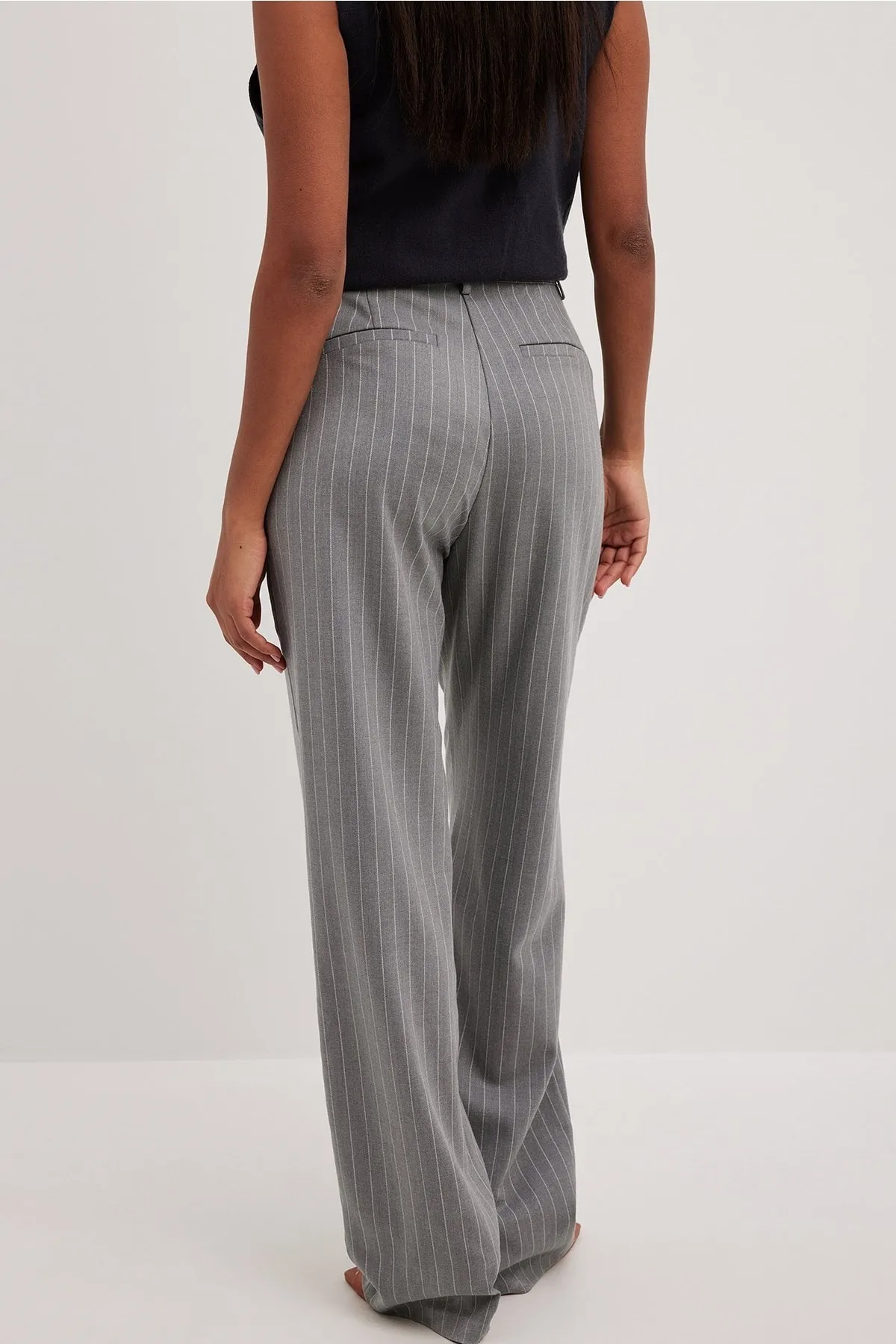 NA-KD  Gestreifte Hose mit hoher Taille