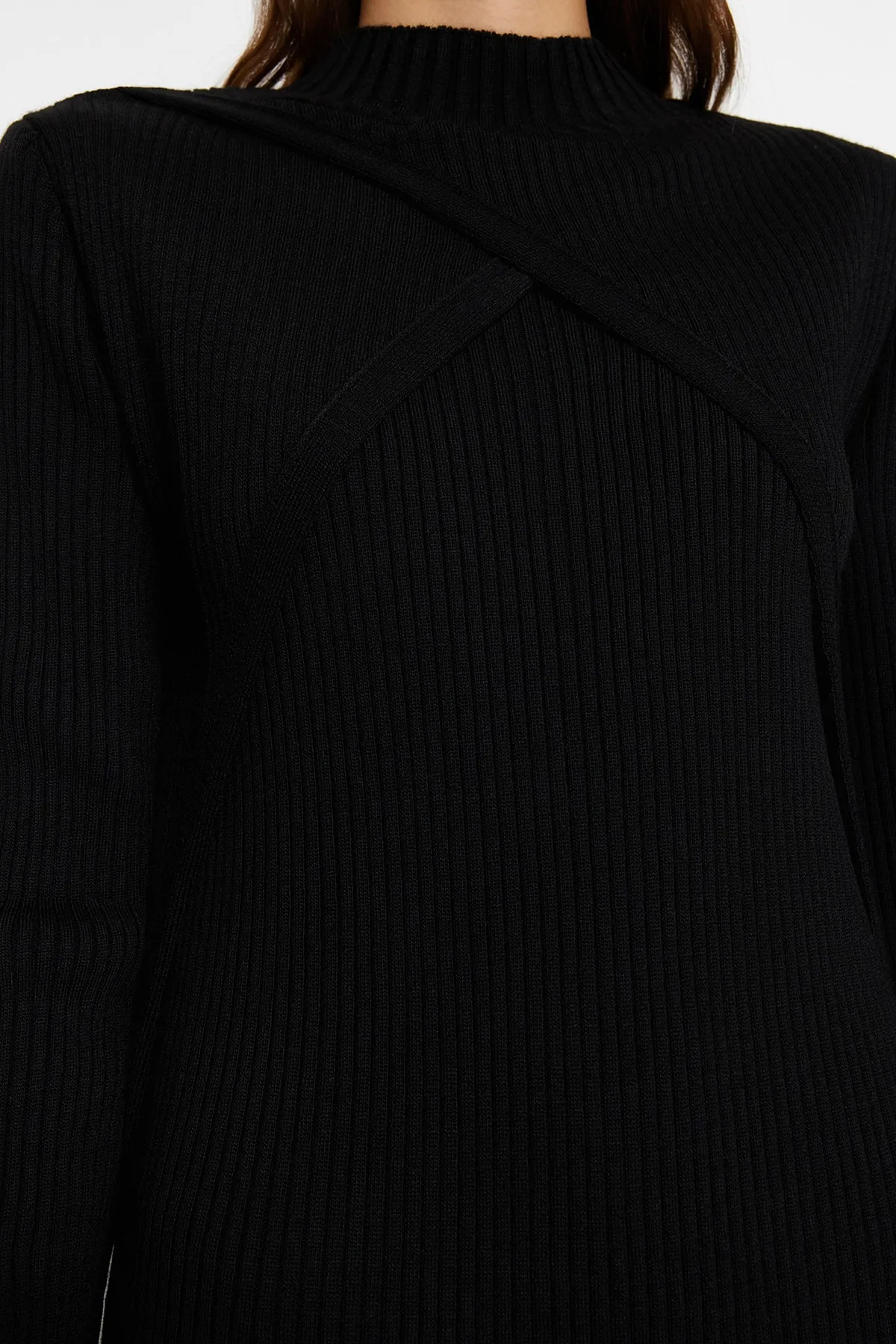 Trendyol Modest  Schwarzes, zweireihiges Bolero-Strickkleid mit Details TCTAW24EB00011