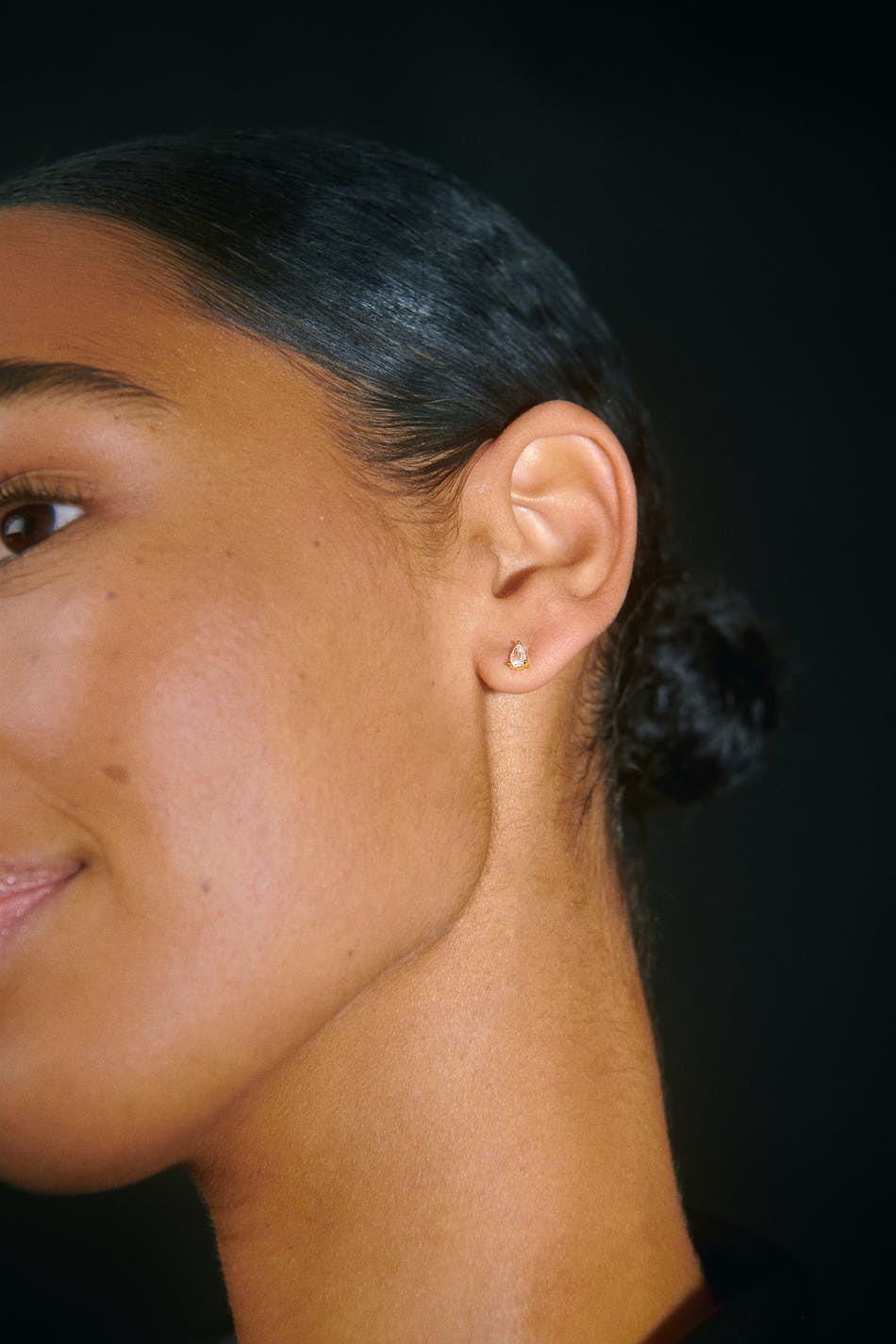 Crystal gold studs earrings