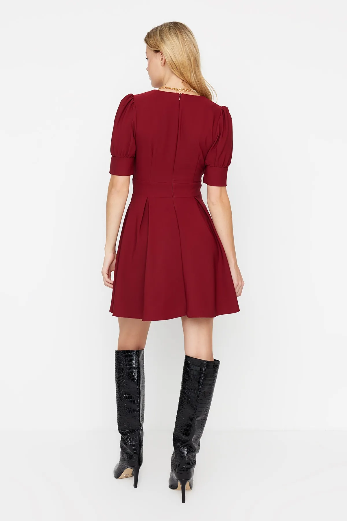 Trendyol Collection  Burgunderfarbenes, gewebtes, zweireihiges, gewebtes Kleid mit Kragen TWOSS20EL1639