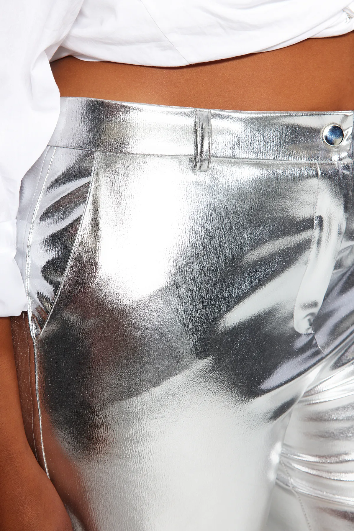 Trendyol Curve  Graue, metallisch gewebte Hose mit weitem Schnitt TBBAW24AR00026