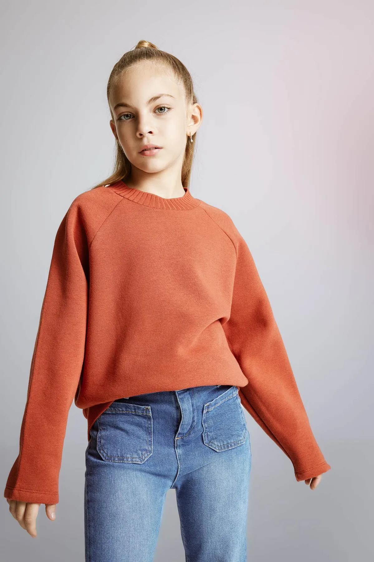 DeFacto  Weiches, pelziges Oversize-Sweatshirt mit Rundhalsausschnitt für Mädchen - B1976a823au
