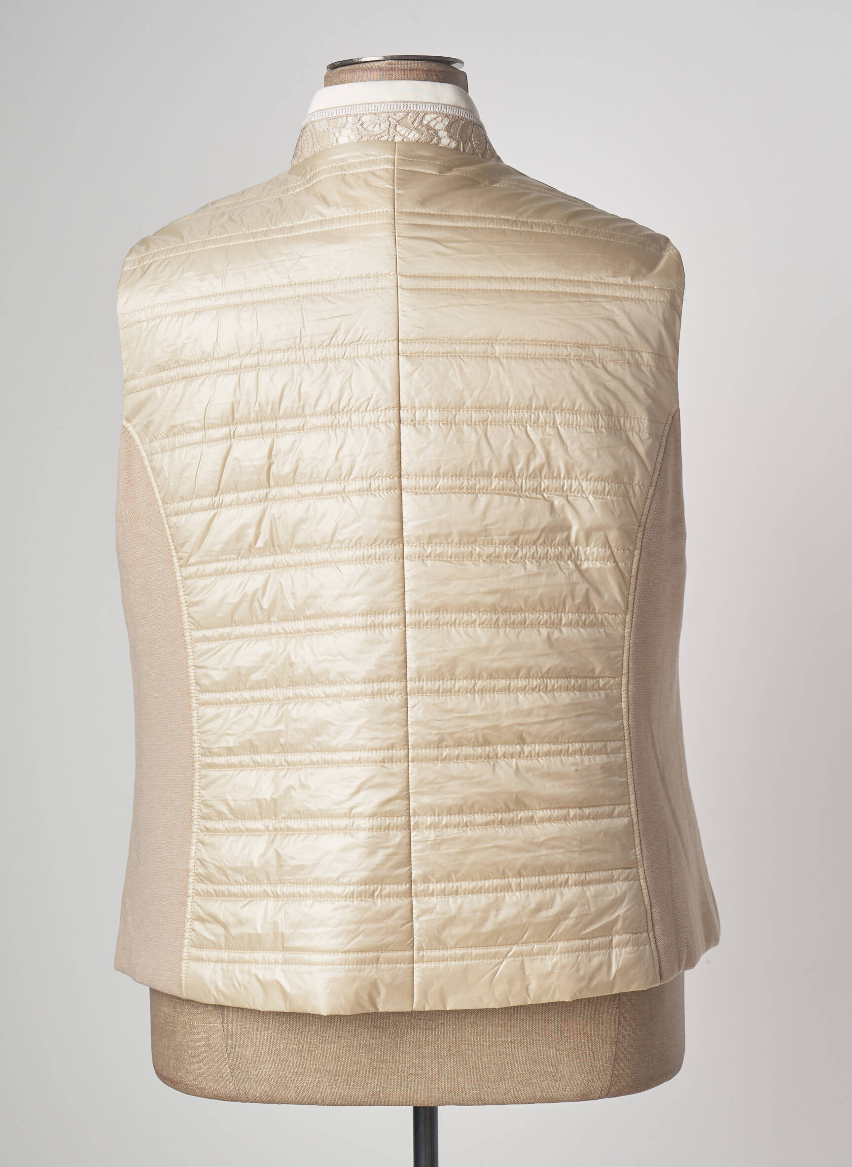 Just White Doudounes Femme couleur beige