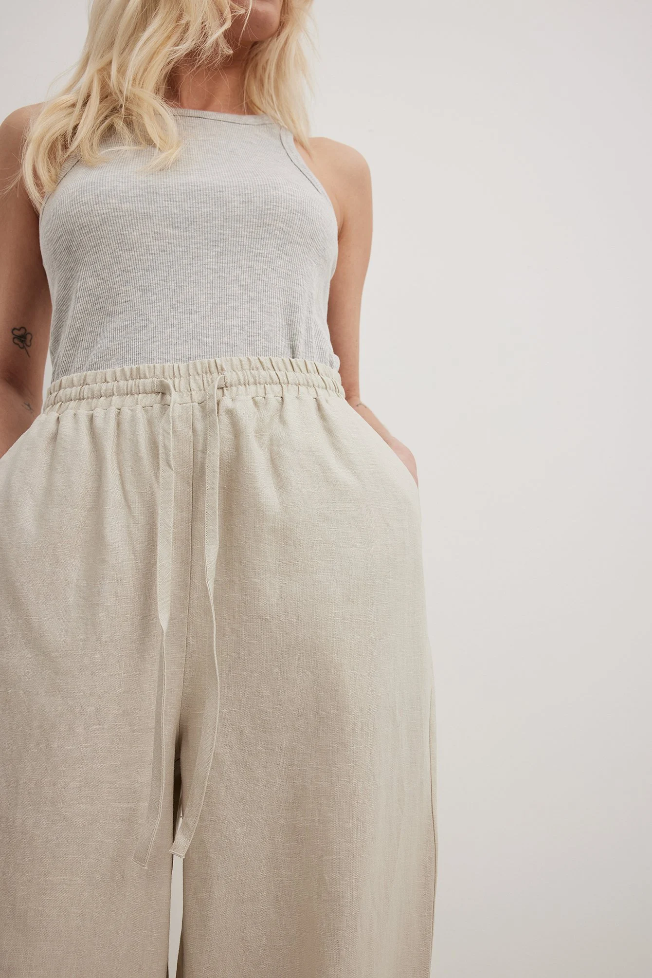 Leinenhose mit elastischem Bund