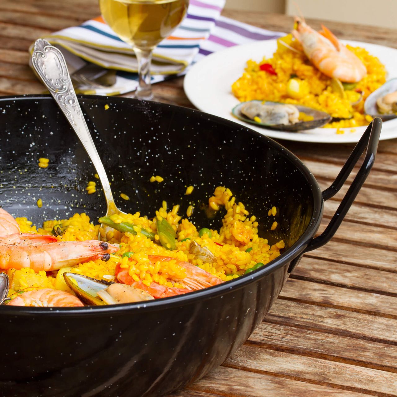 PaellaWorld International Paella World Ideal zum Präsentieren und Servieren von Beilagen - Durchmesser 30cm, Randhöhe 9cm, 4,5l Volumen, 2 Griffe, emaillierte Ausführung