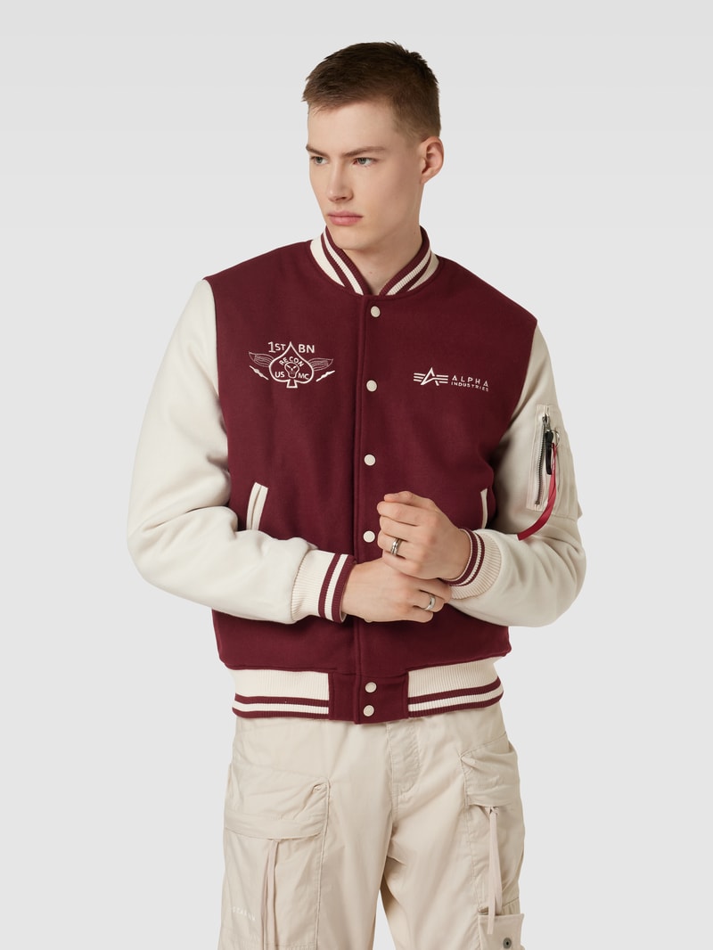 College-Jacke mit Label-Stitching in bordeaux rot