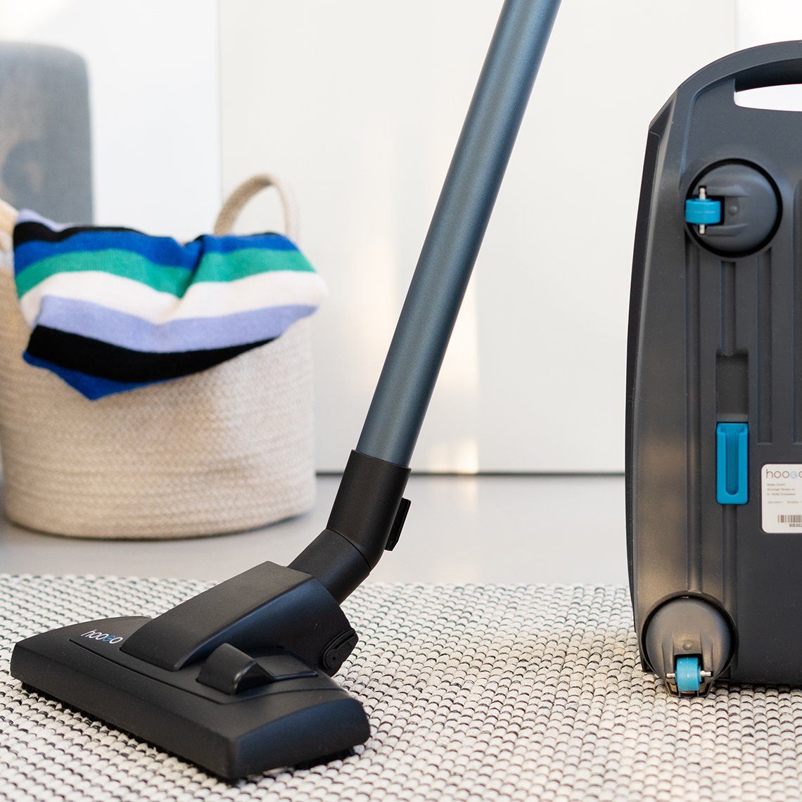 hoogo Bodenstaubsauger B3+, 850 W, mit Beutel, extra leise, Reichweite 11m, für Allergiker (HEPA 14)