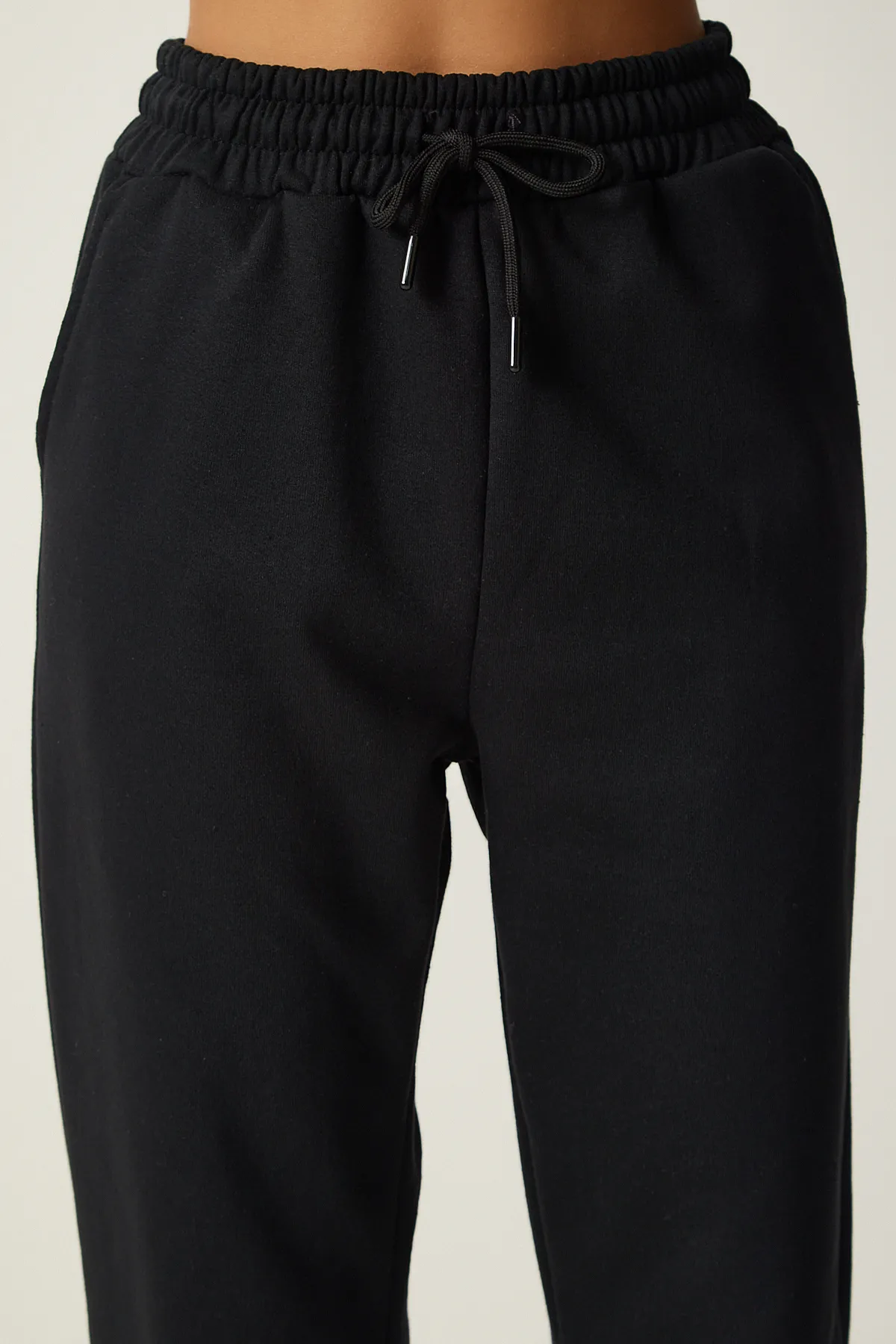 Happiness İstanbul  Schwarze gestufte Strick-Jogginghose für Damen DZ00109