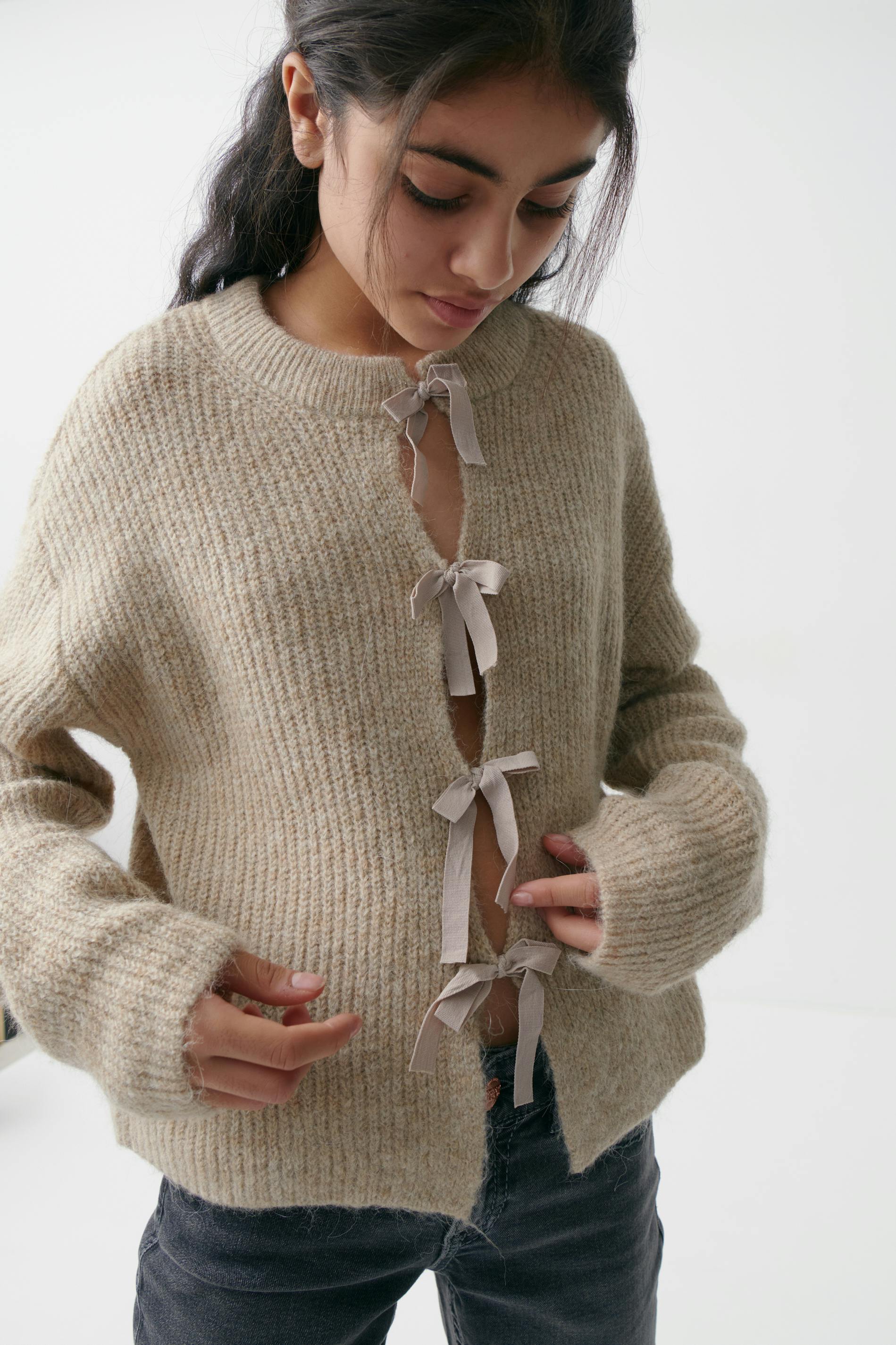 Y bow cardigan