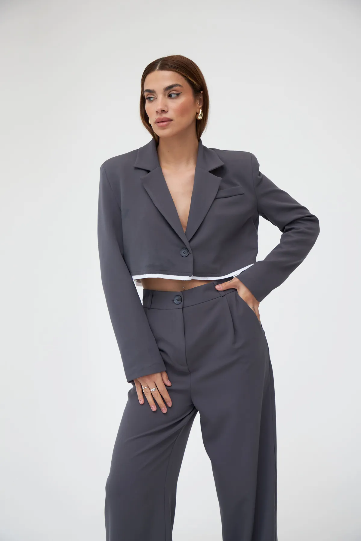 Laluvia  Palazzo-Set mit grauer kurzer Jacke