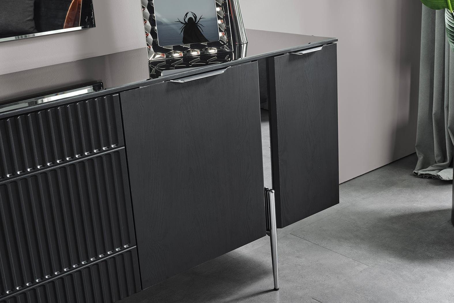 JVmoebel Esszimmer-Set Schwarze Esszimmergarnitur Esstisch 4x Stühle Sideboard Spiegel, (7-St., Esstisch, 4x Stühle, Sideboard, Spiegel), Made in Europa